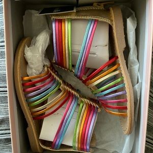 Toddler girl sandals brand new size 7. Worn once.
